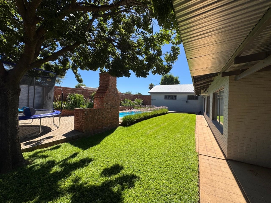 4 Bedroom Property for Sale in Barkly West Northern Cape